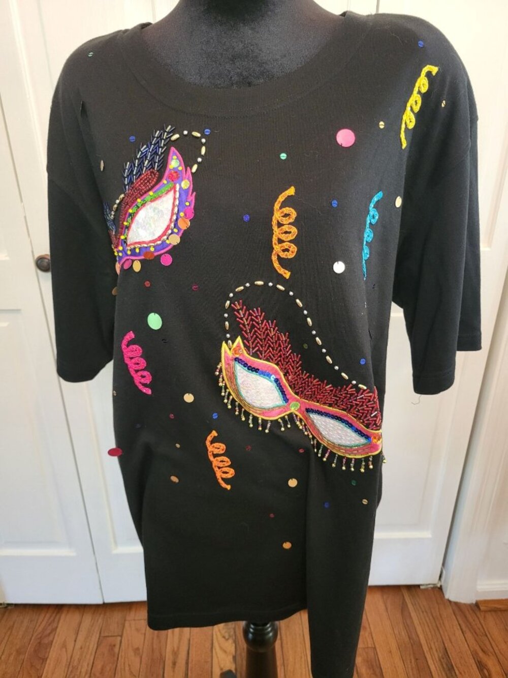Vintage 80s/90s Victoria Woman Black Sequin Mask Top 1X Mardi Gras Vegas Party
